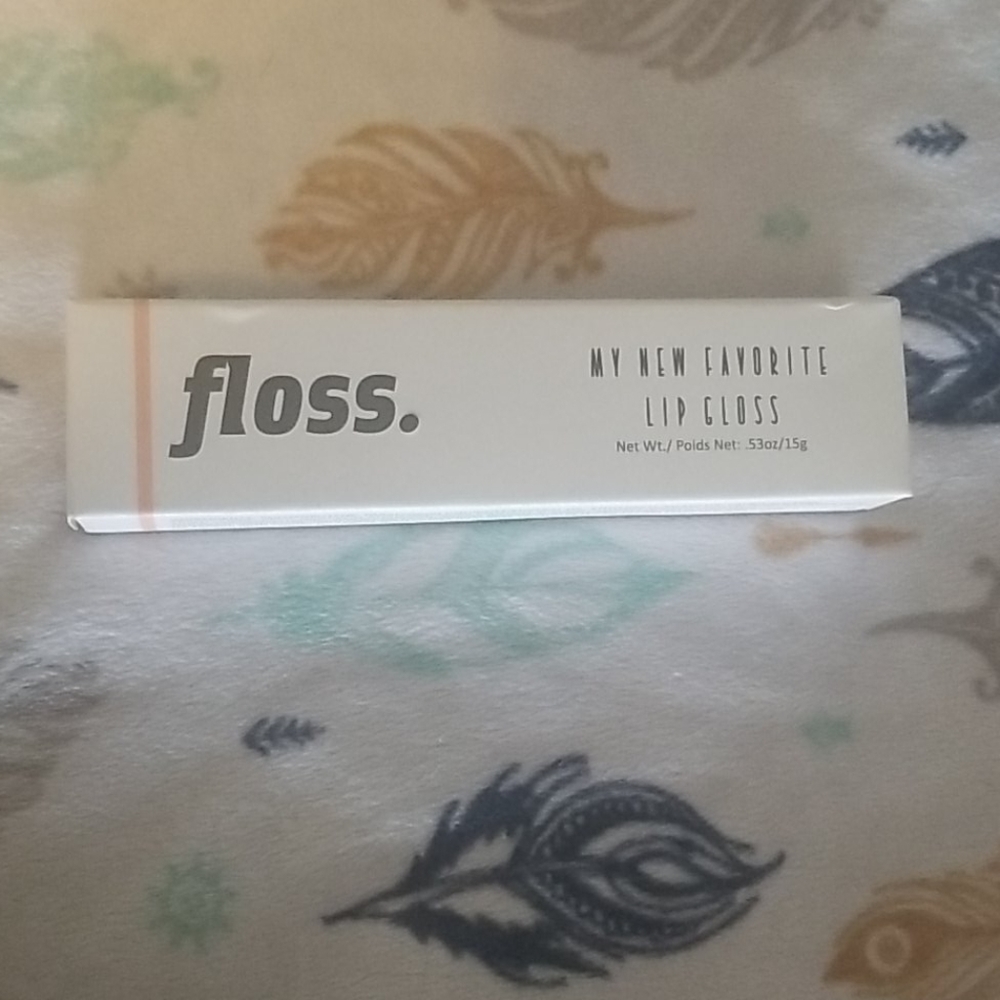 💜 Floss my new favorite lip gloss